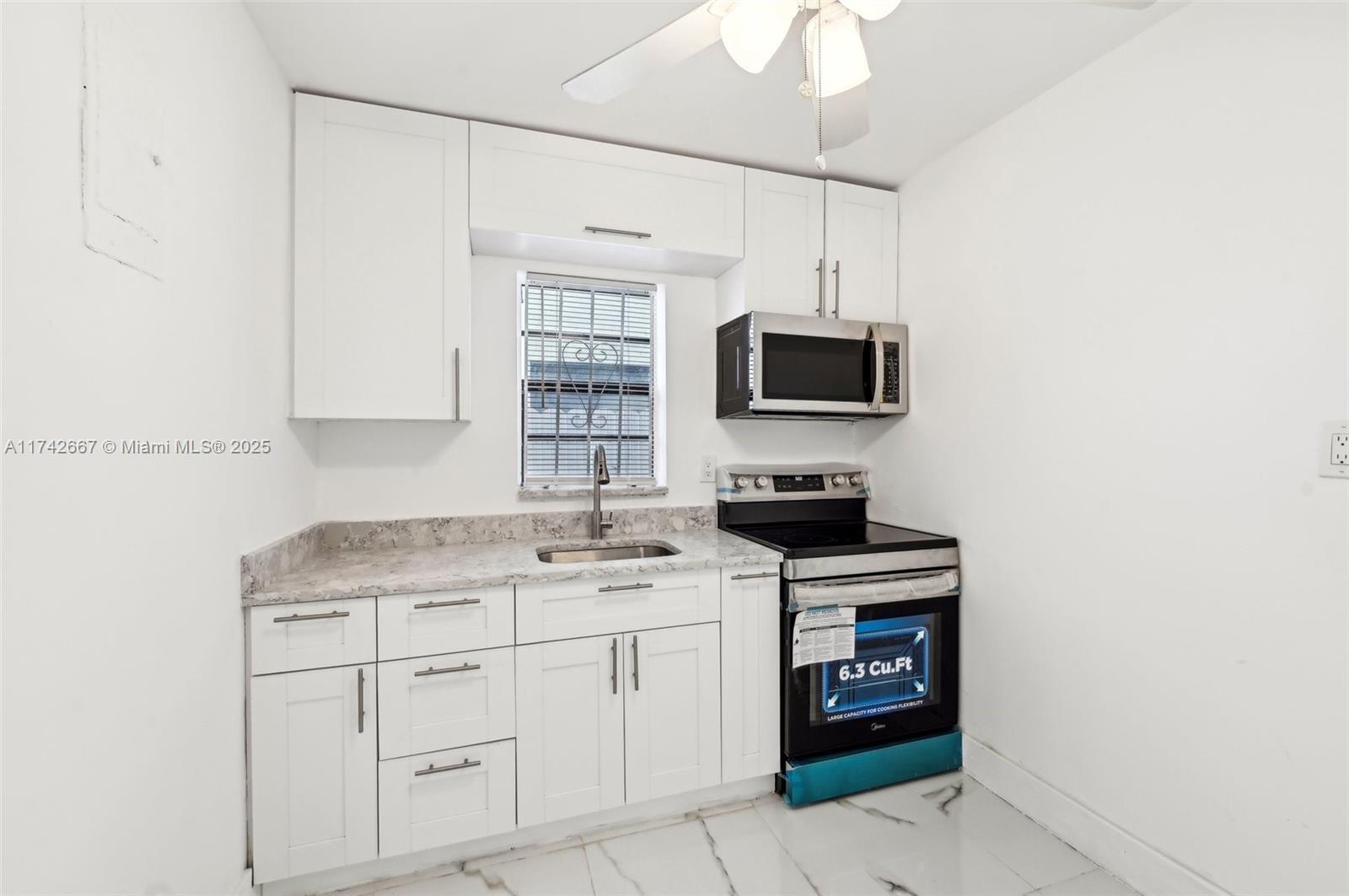 3061 NW 44th St