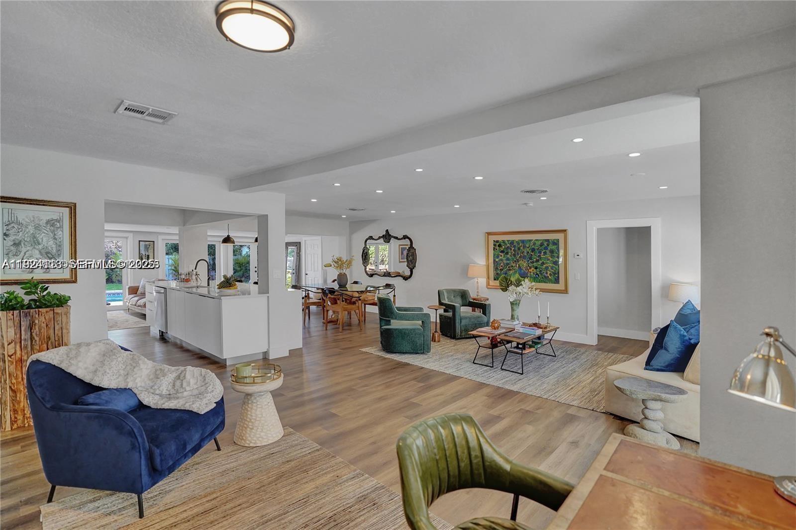 FLORA GARDENS - Residential