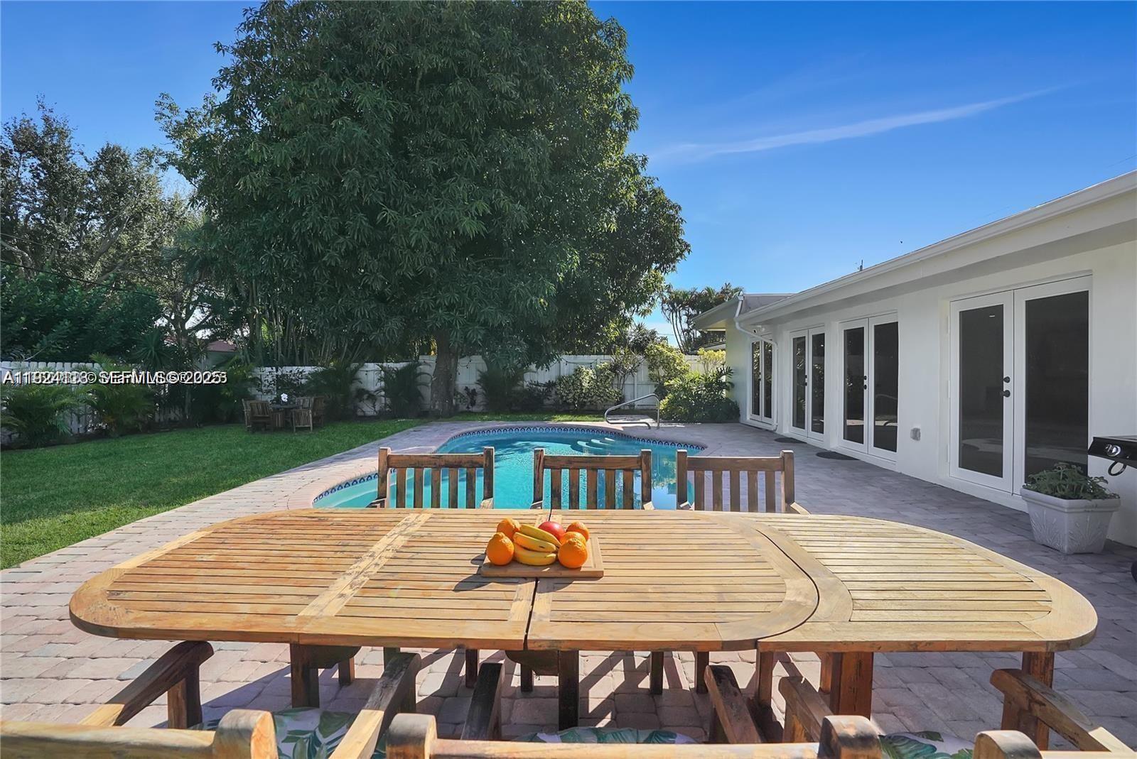 FLORA GARDENS - Residential