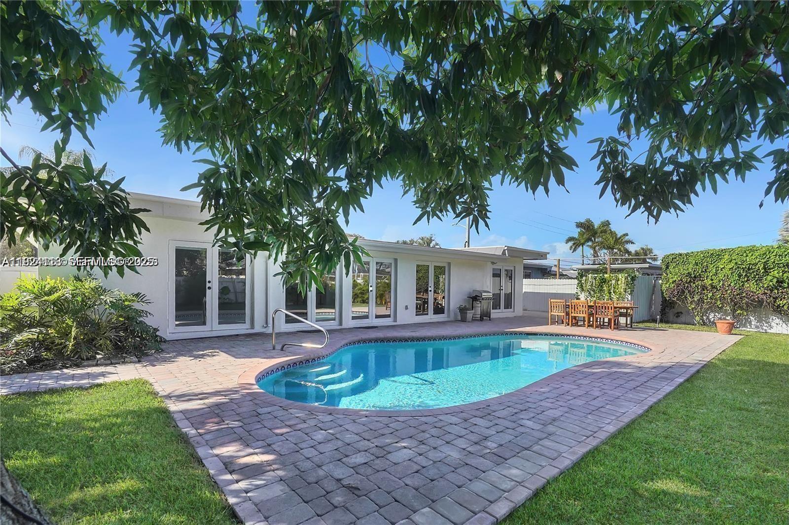 FLORA GARDENS - Residential