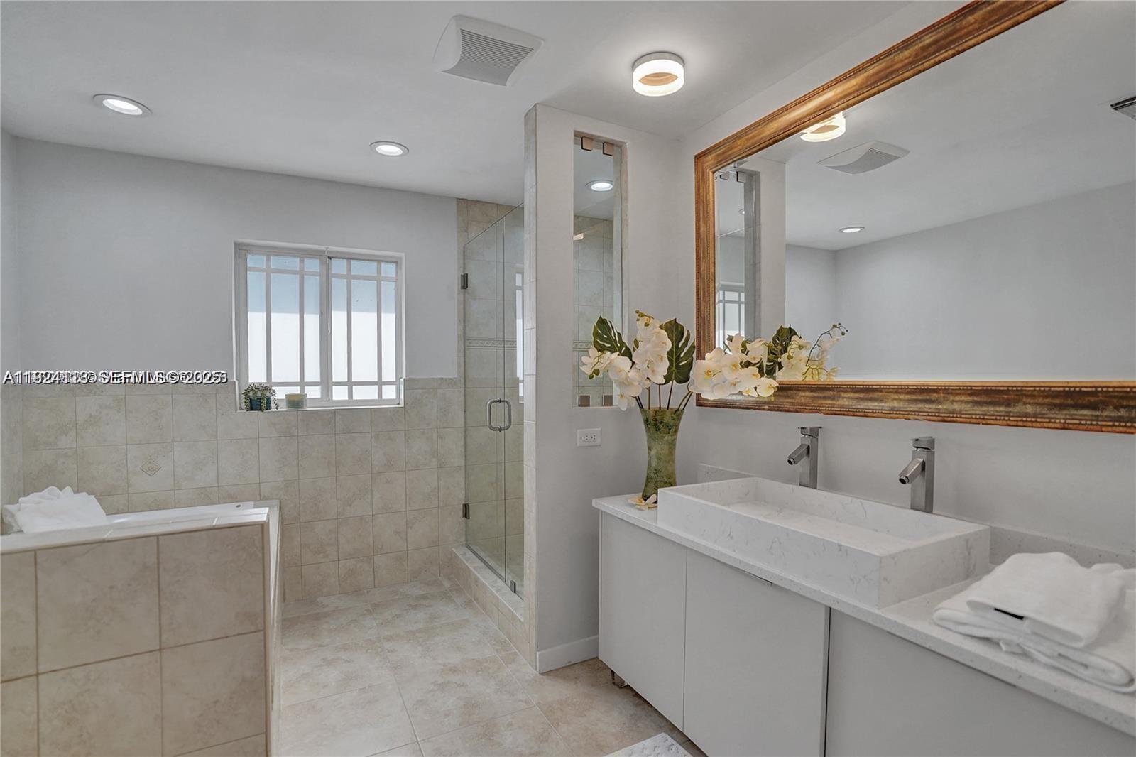 FLORA GARDENS - Residential