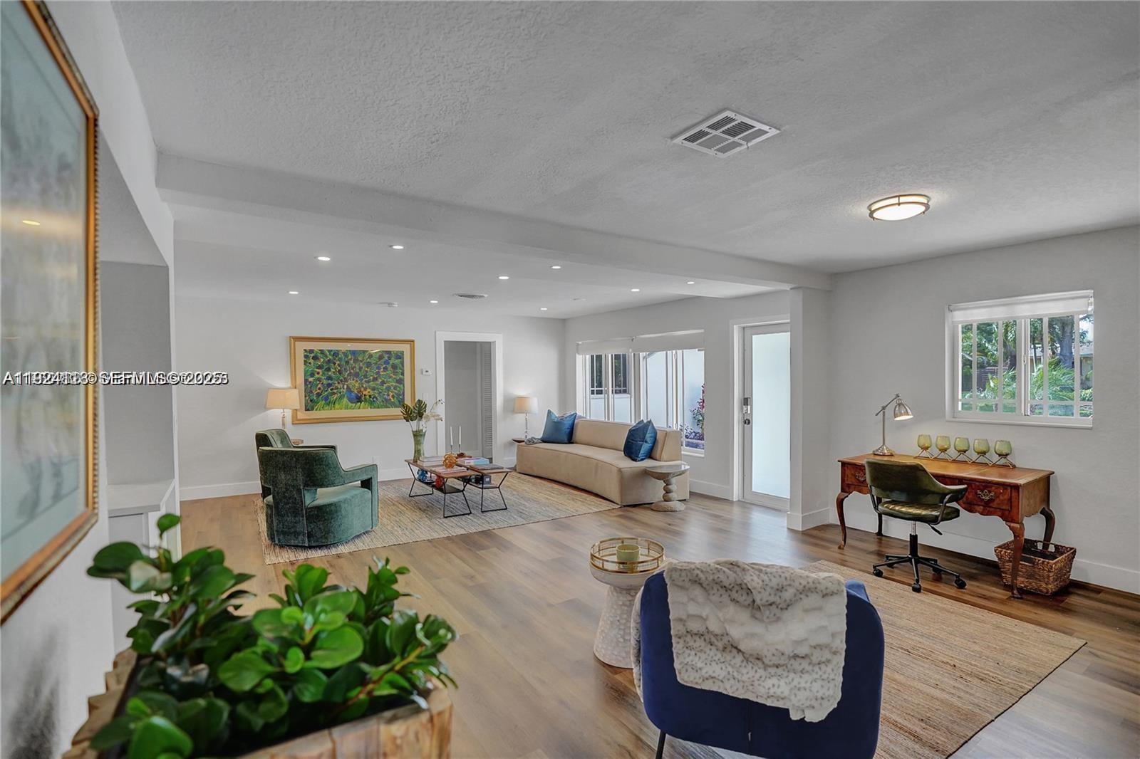 FLORA GARDENS - Residential