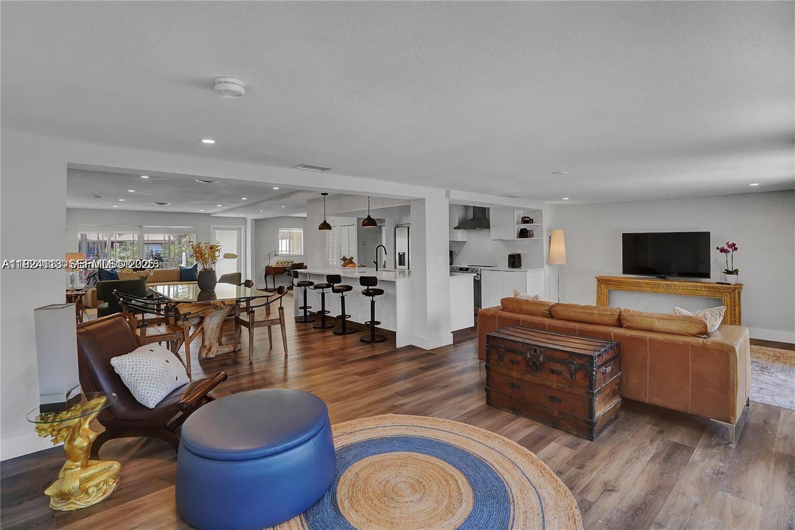 FLORA GARDENS - Residential