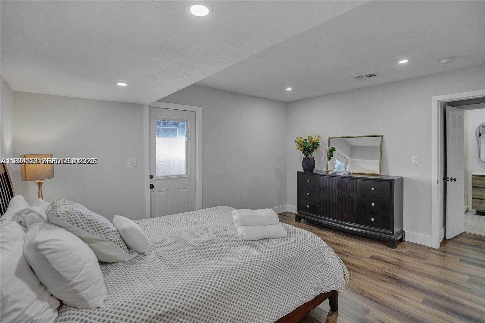 FLORA GARDENS - Residential