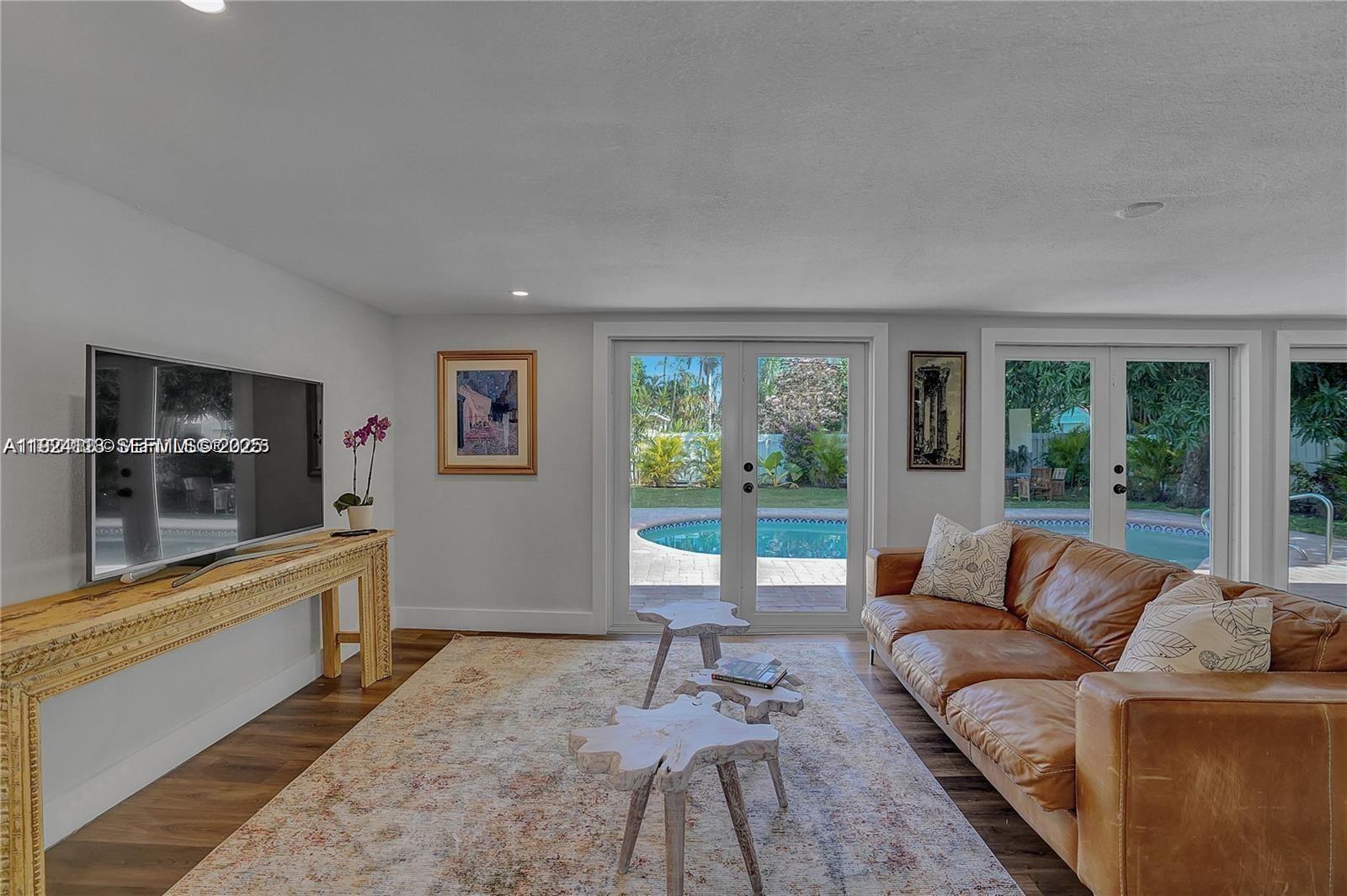 FLORA GARDENS - Residential