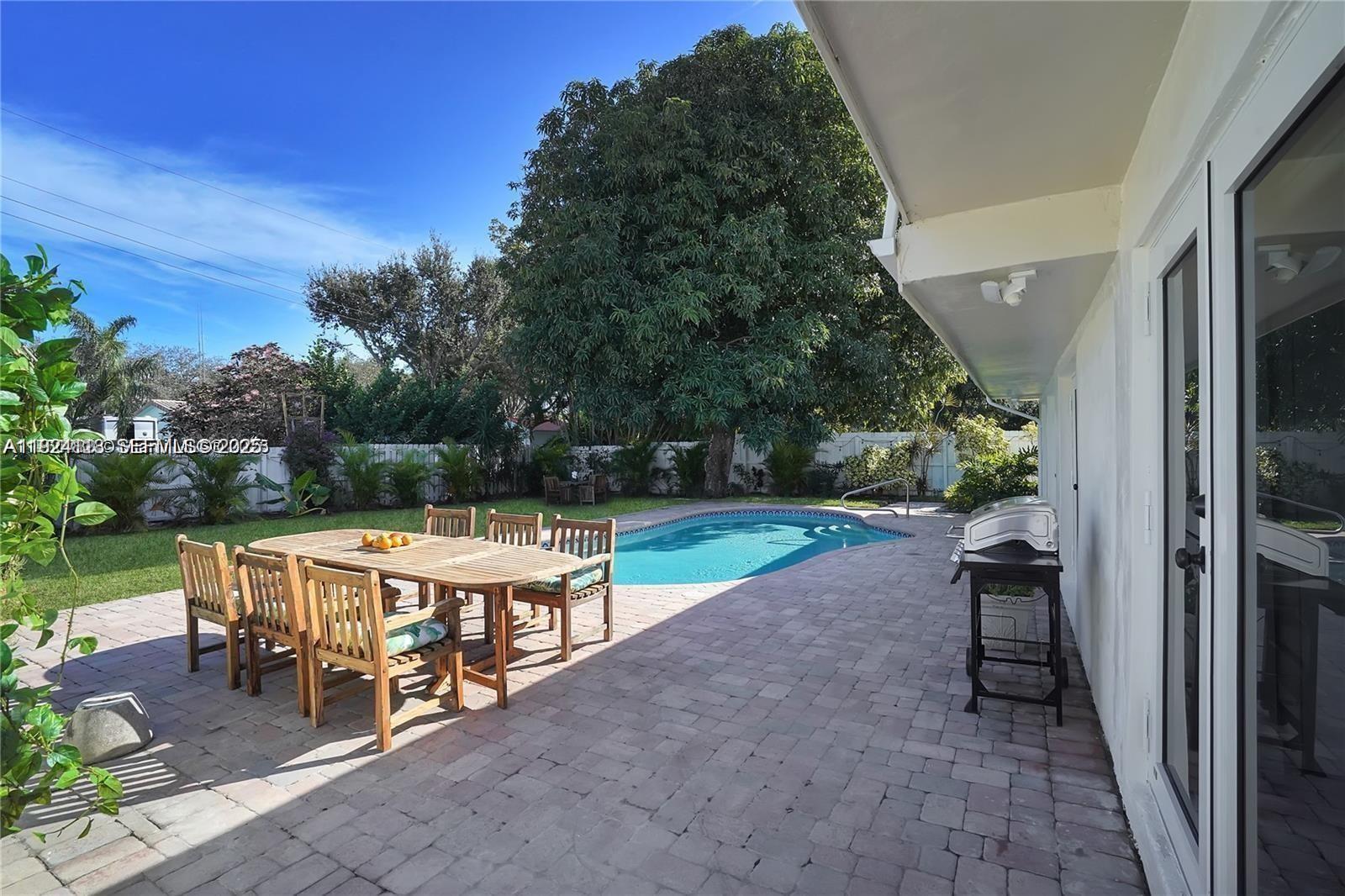 FLORA GARDENS - Residential