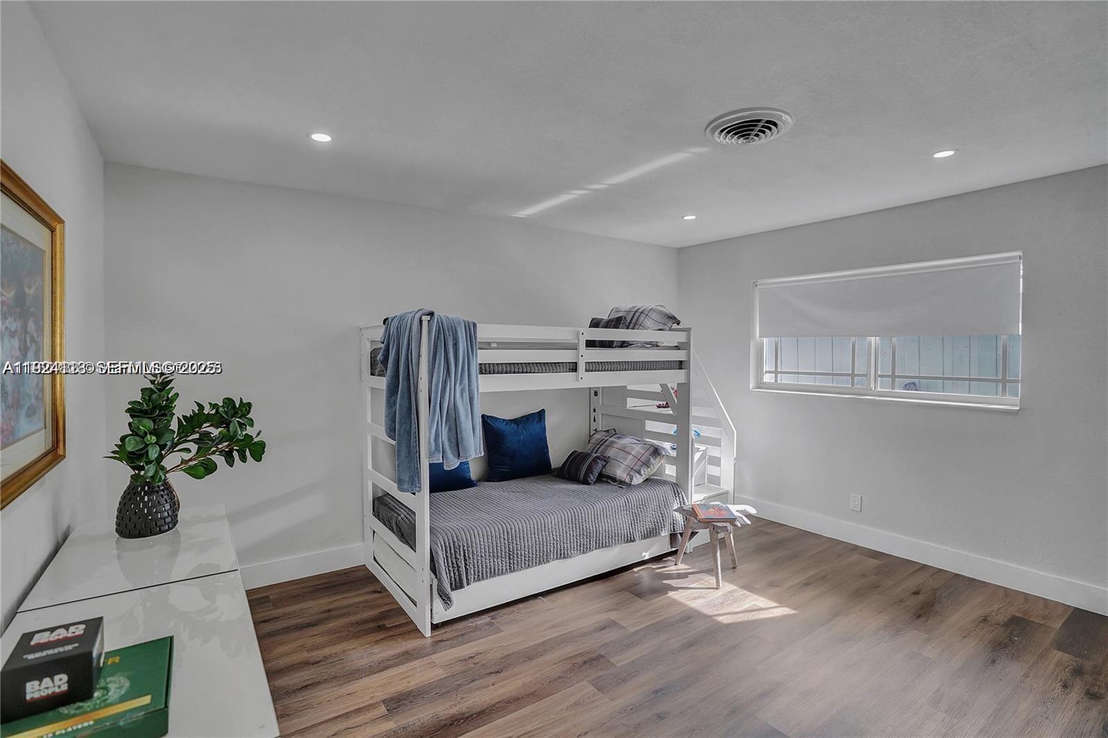 FLORA GARDENS - Residential