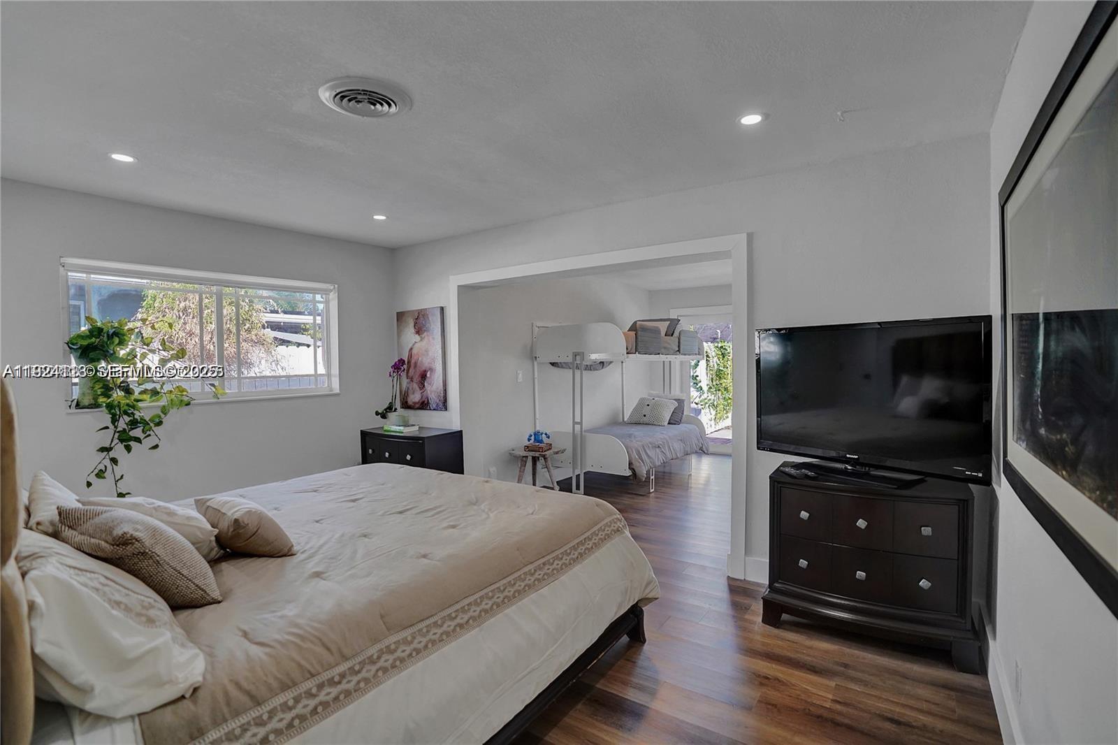 FLORA GARDENS - Residential