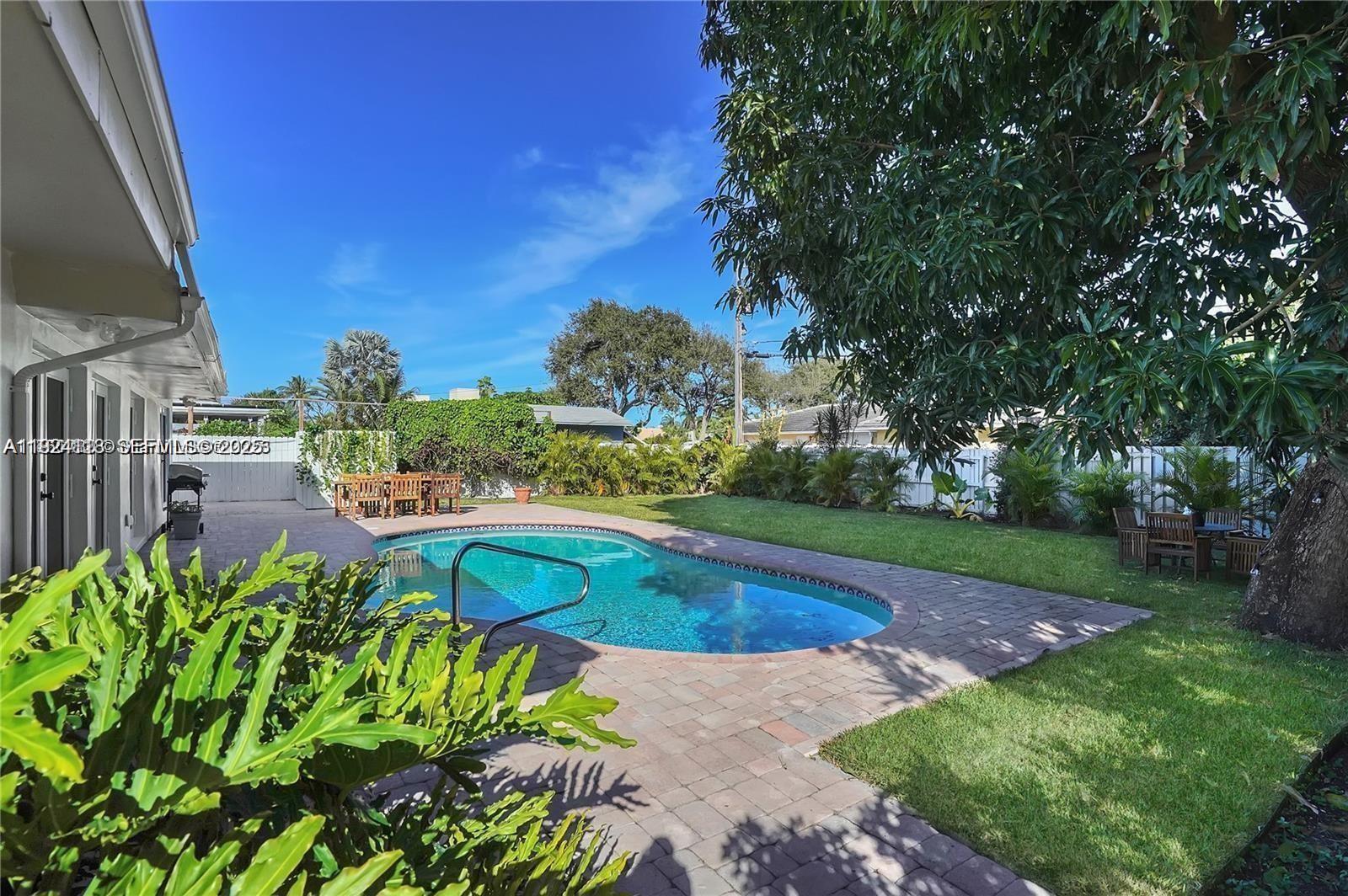 FLORA GARDENS - Residential