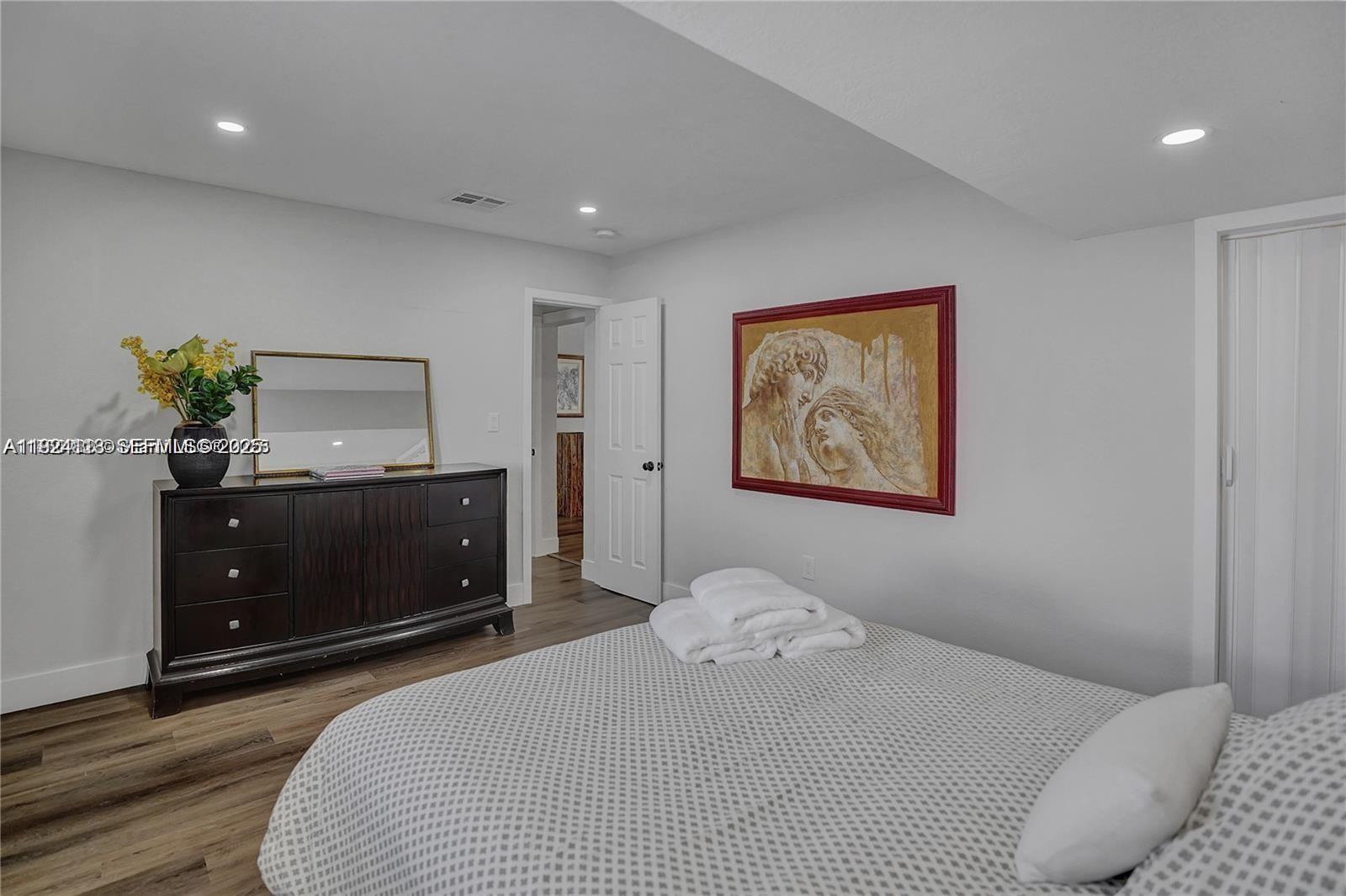 FLORA GARDENS - Residential