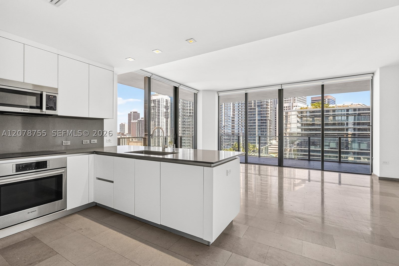 88 SW 7th St 1511