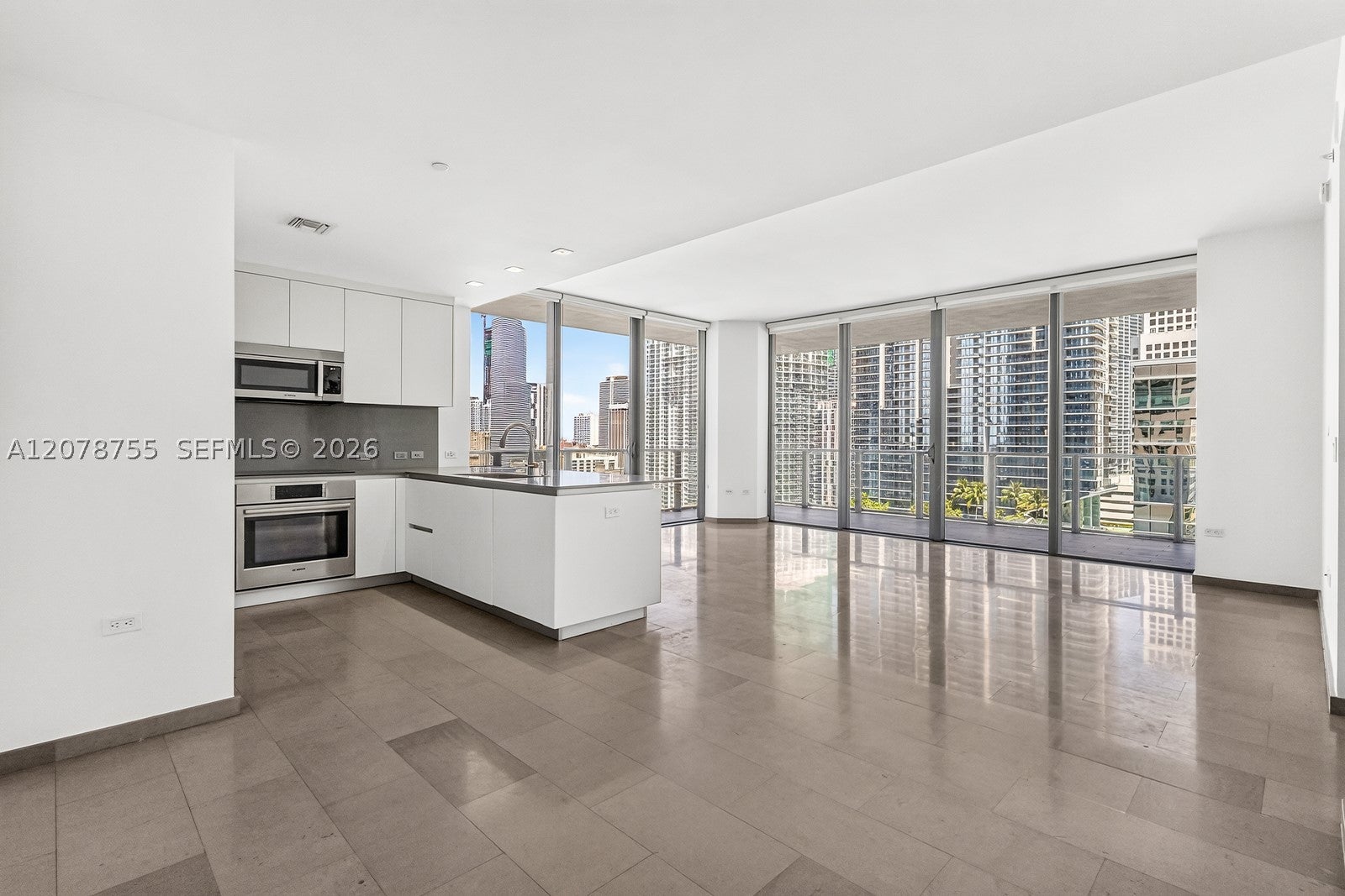 88 SW 7th St 1511, Miami FL 33130