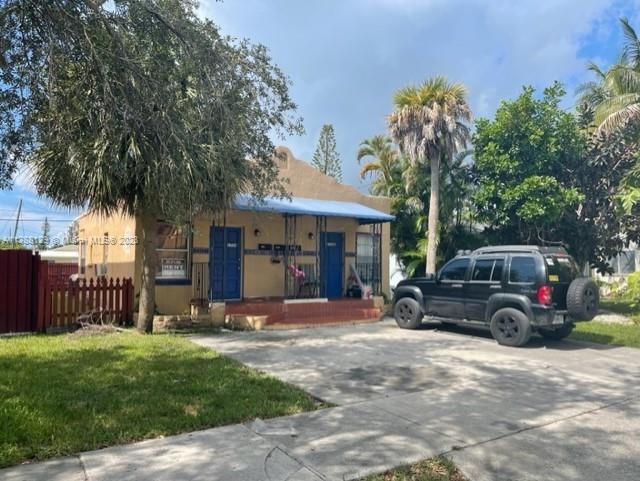 Newly renovated studio, tile throughout, fresh paint, etc...
with lots of closet space. Lots of natural light. Clean and inviting, close to downtown shops, grocery store, wonderful entertainment area
Major highway and streets. Minutes from the Beaches, Malls and Casinos. 300SF, Ready to move in, Easy to show
