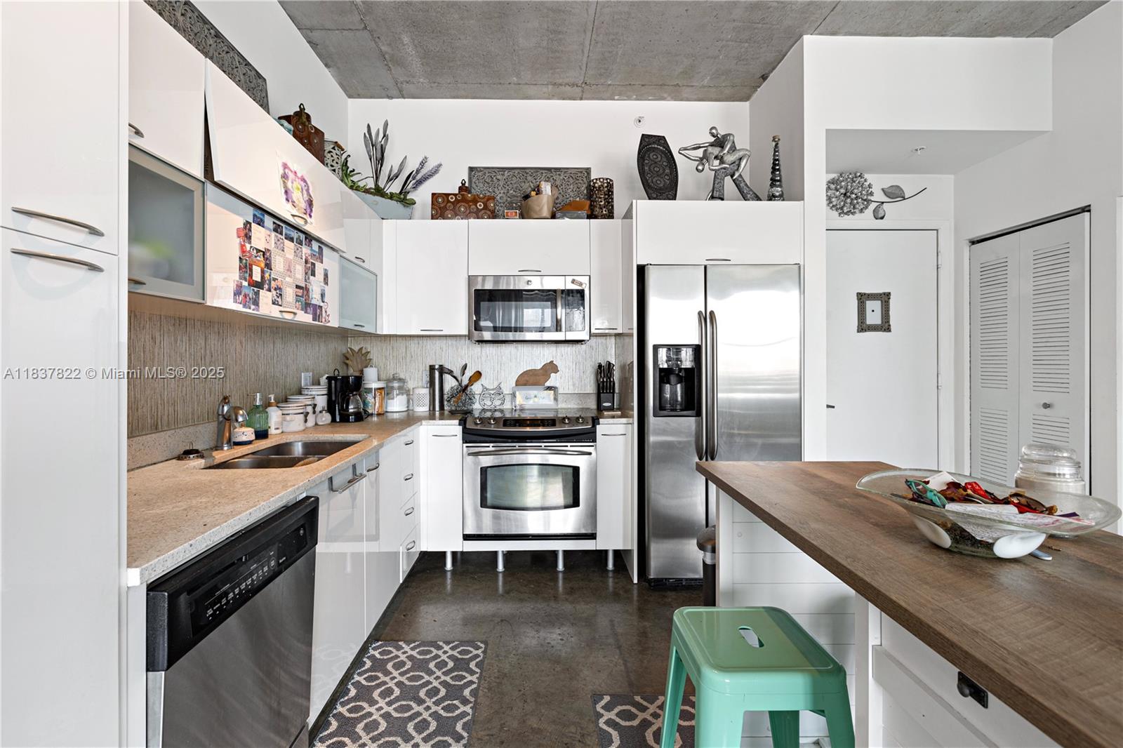 133 NE 2nd Ave 1109