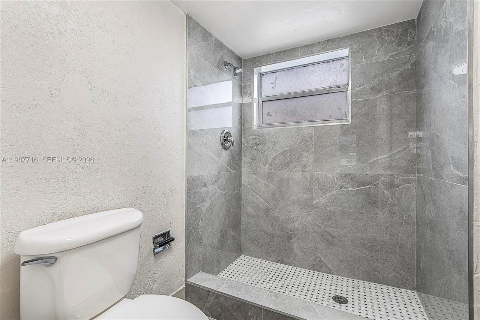 LIVE OAK CONDO SEVEN - Residential Lease