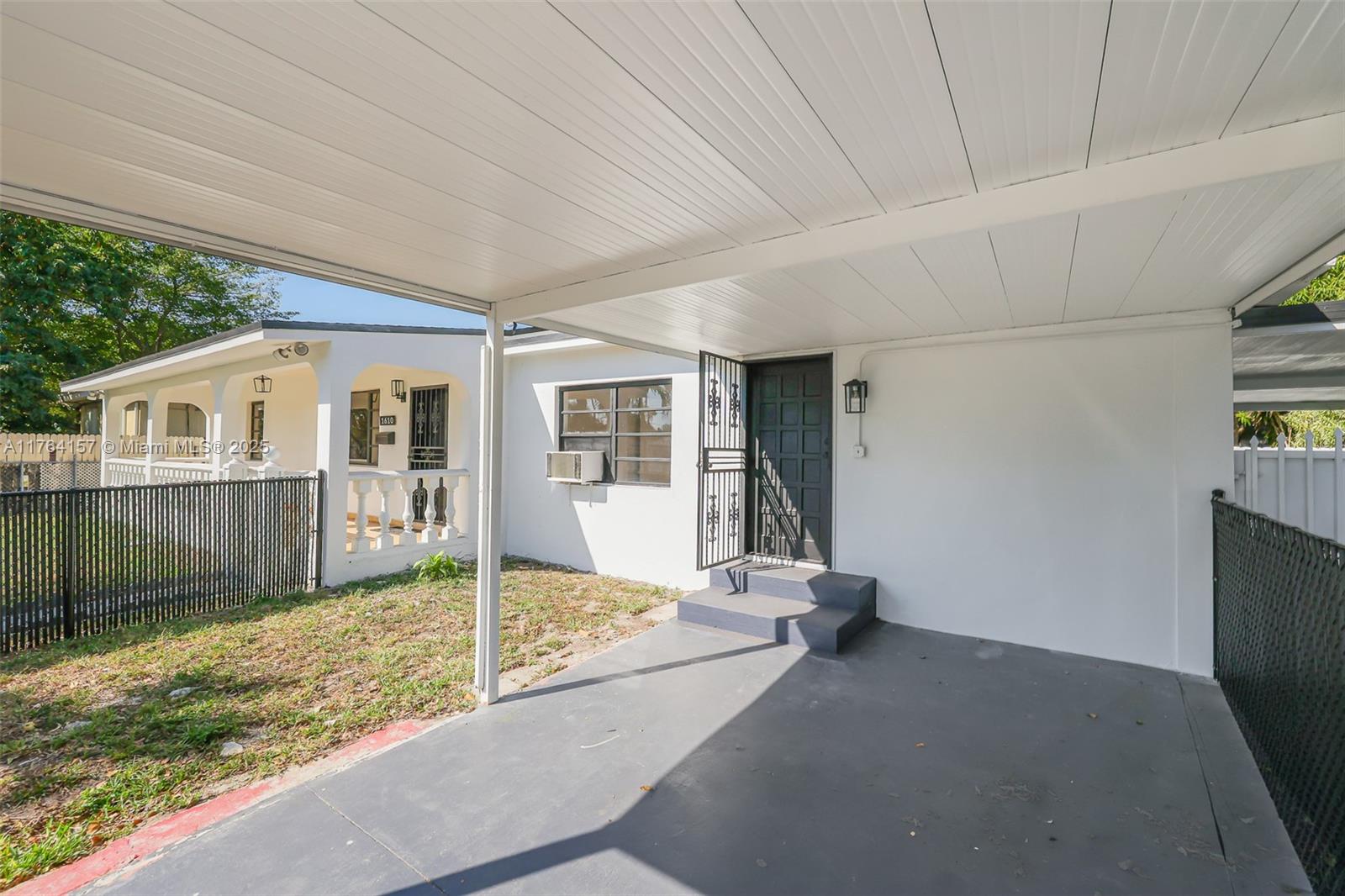 GRAPELAND HEIGHTS - Residential Lease