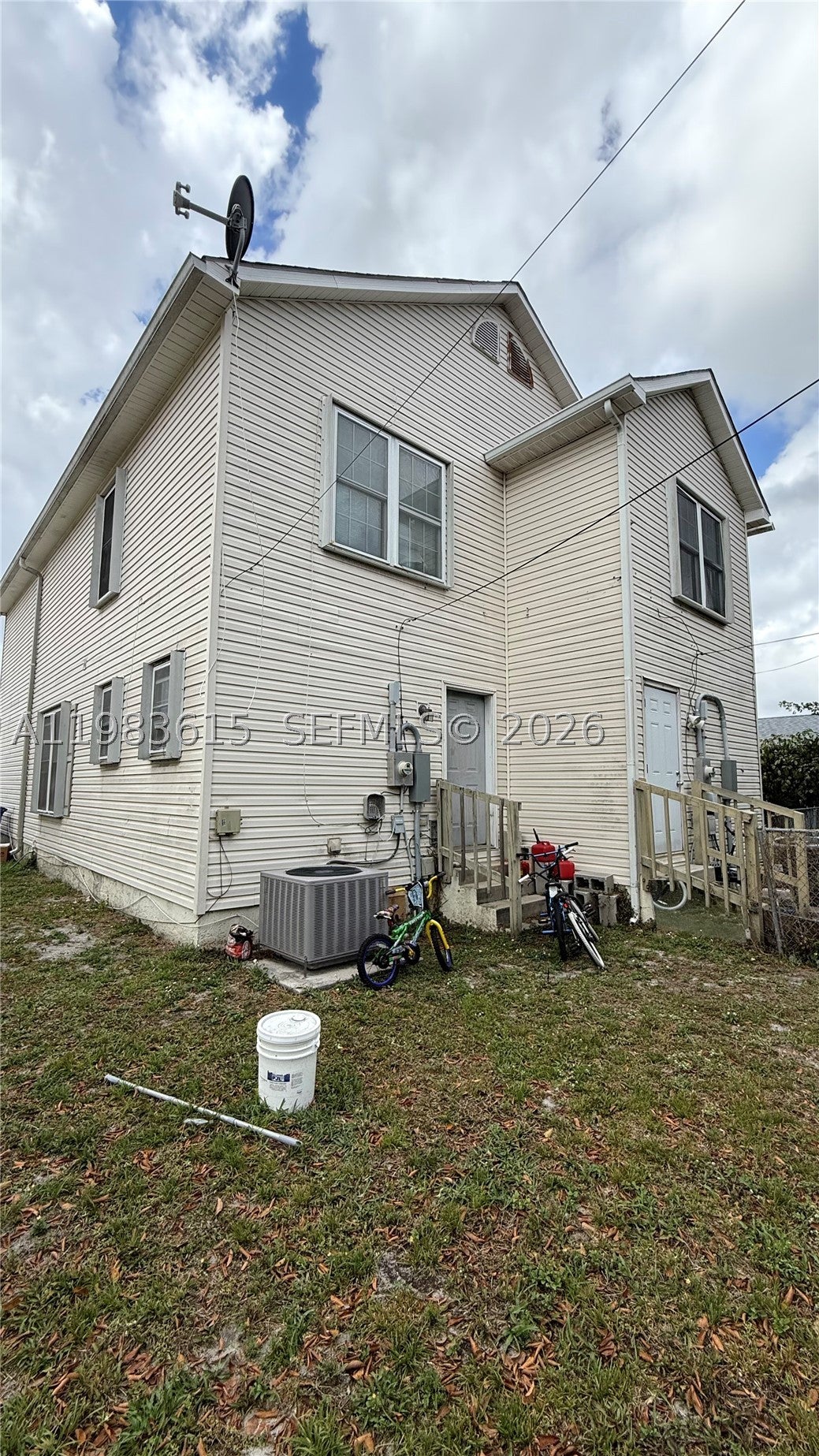 1738 SW 44th Ter