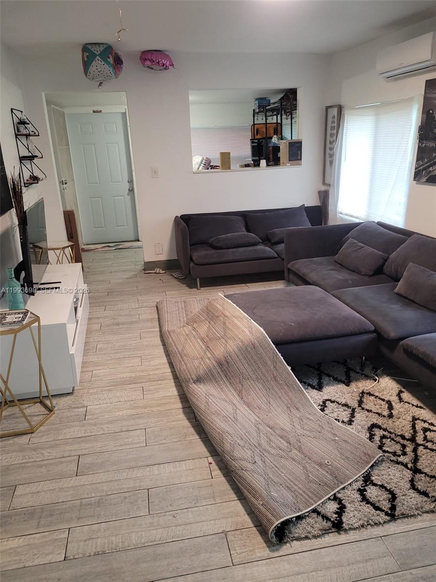 DIXIE HIGHWAY TRACK - Residential