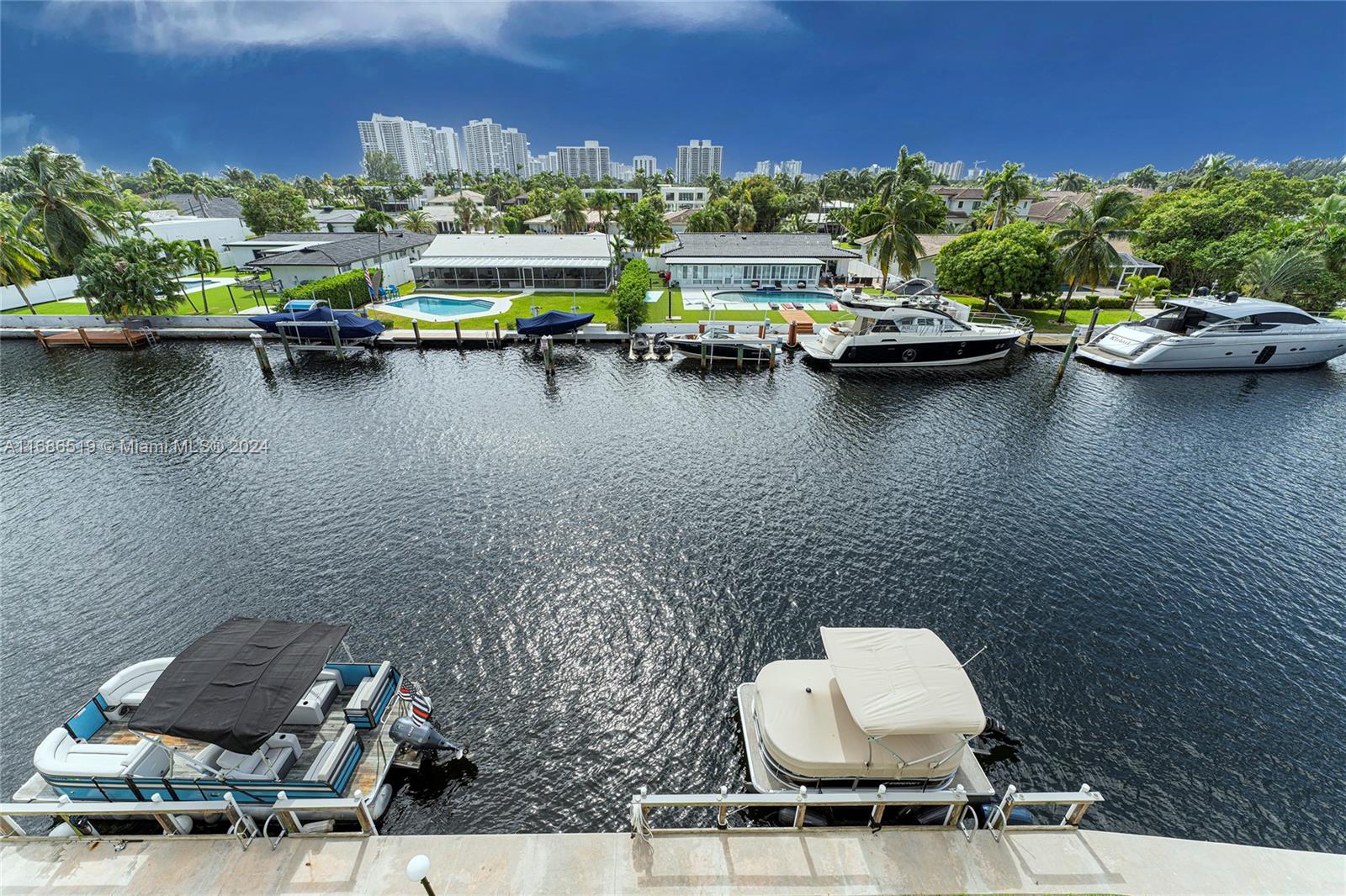 455 Paradise Isle Blvd 402, Hallandale Beach, Broward County, Florida - 1 Bedrooms  
1 Bathrooms - 