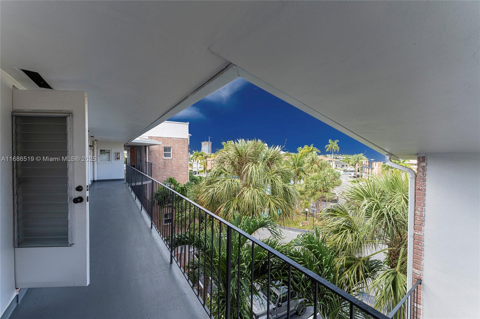 ISLE OF PARADISE CO-OP F - Residential