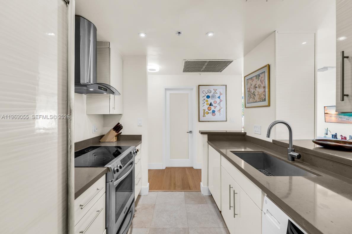 HARBOUR HOUSE - Residential Lease