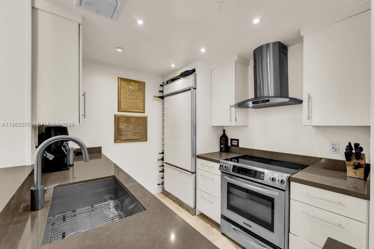 HARBOUR HOUSE - Residential Lease