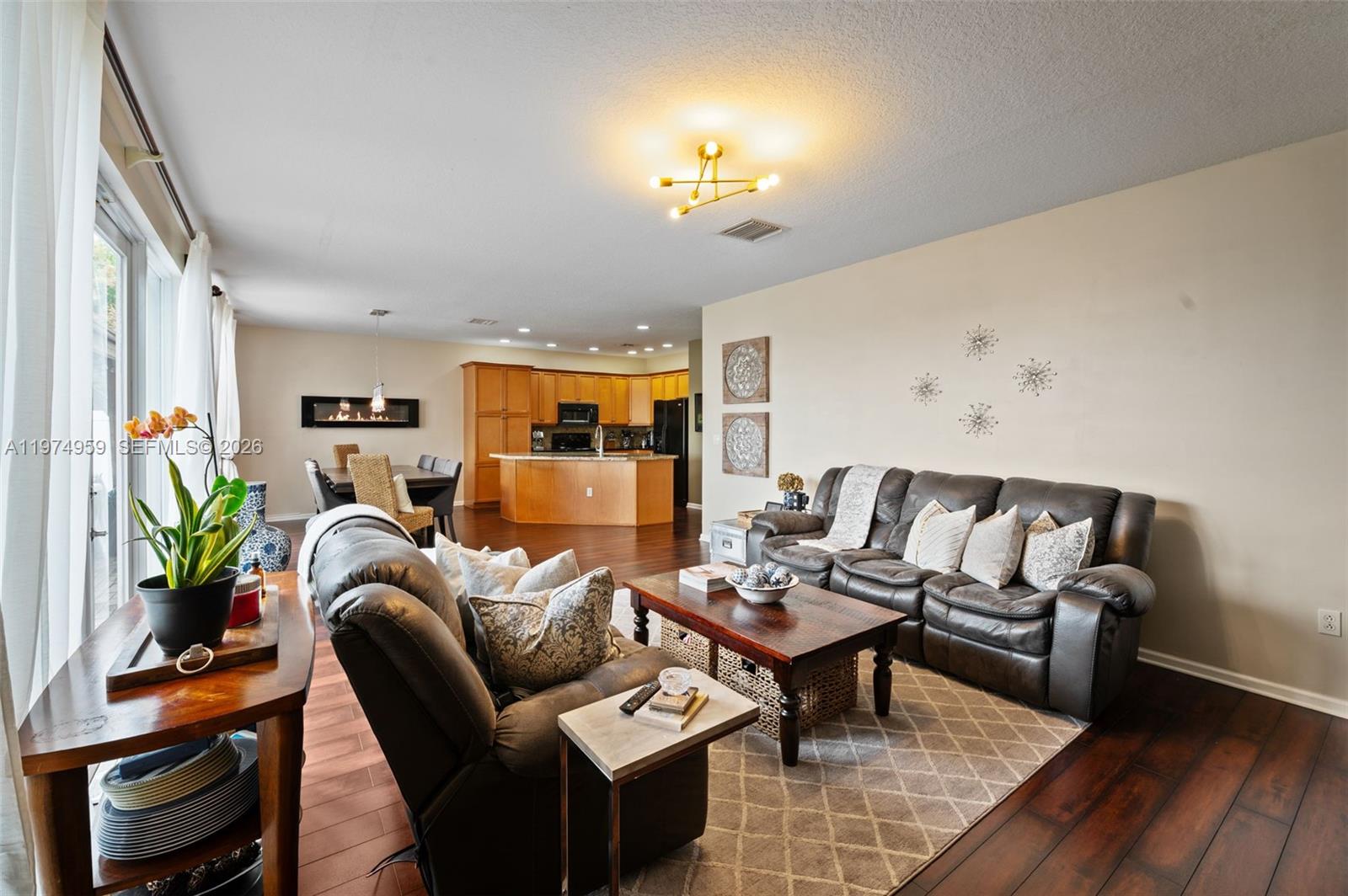 RIVIERA ISLES/SORRENTO - Residential