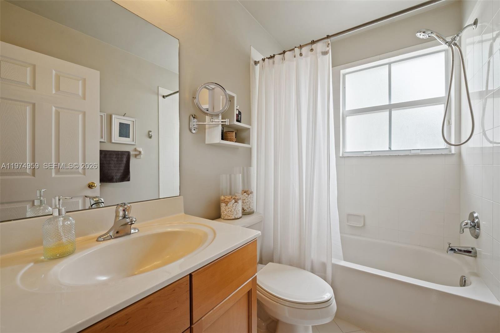 RIVIERA ISLES/SORRENTO - Residential