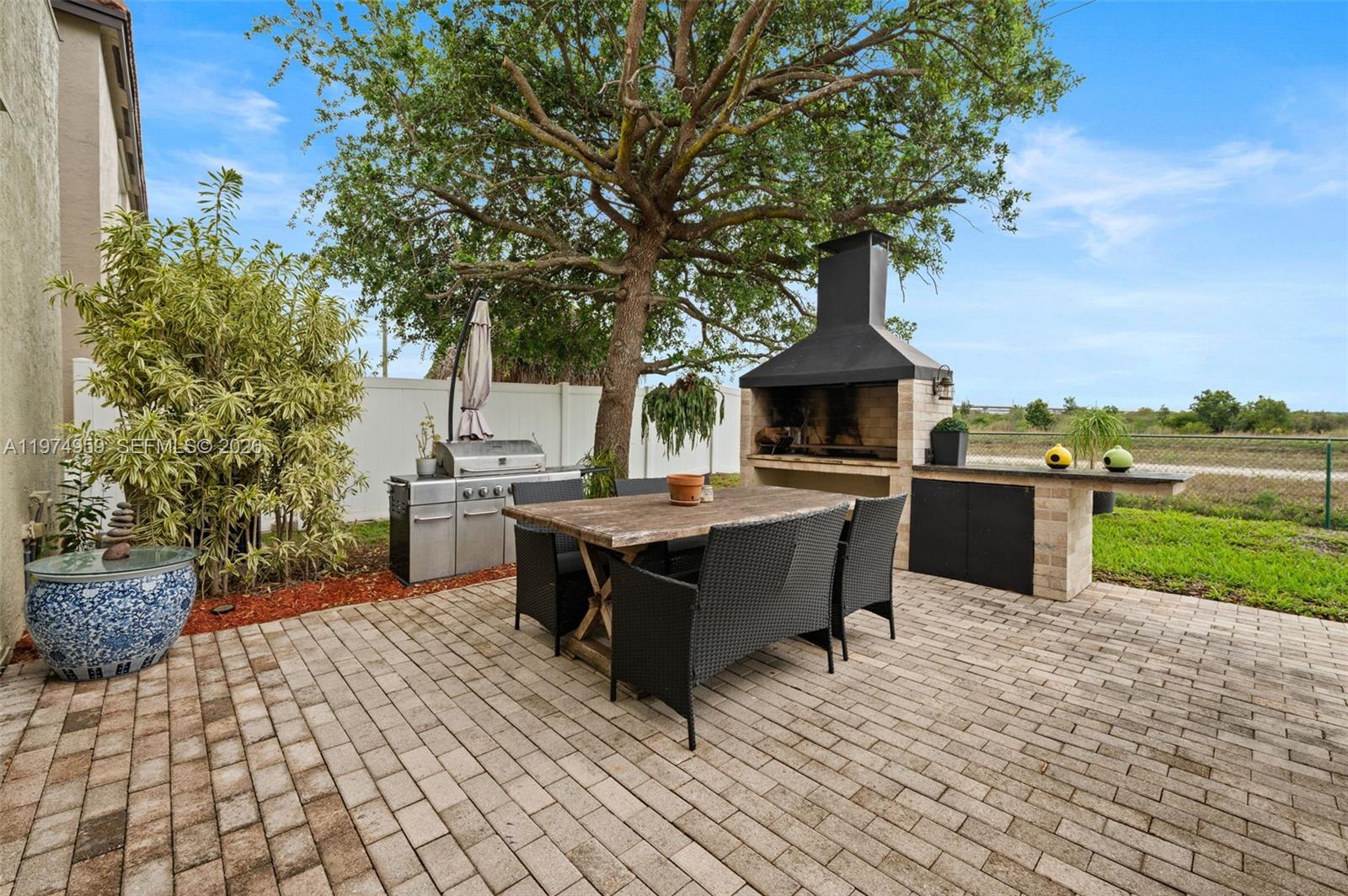 RIVIERA ISLES/SORRENTO - Residential