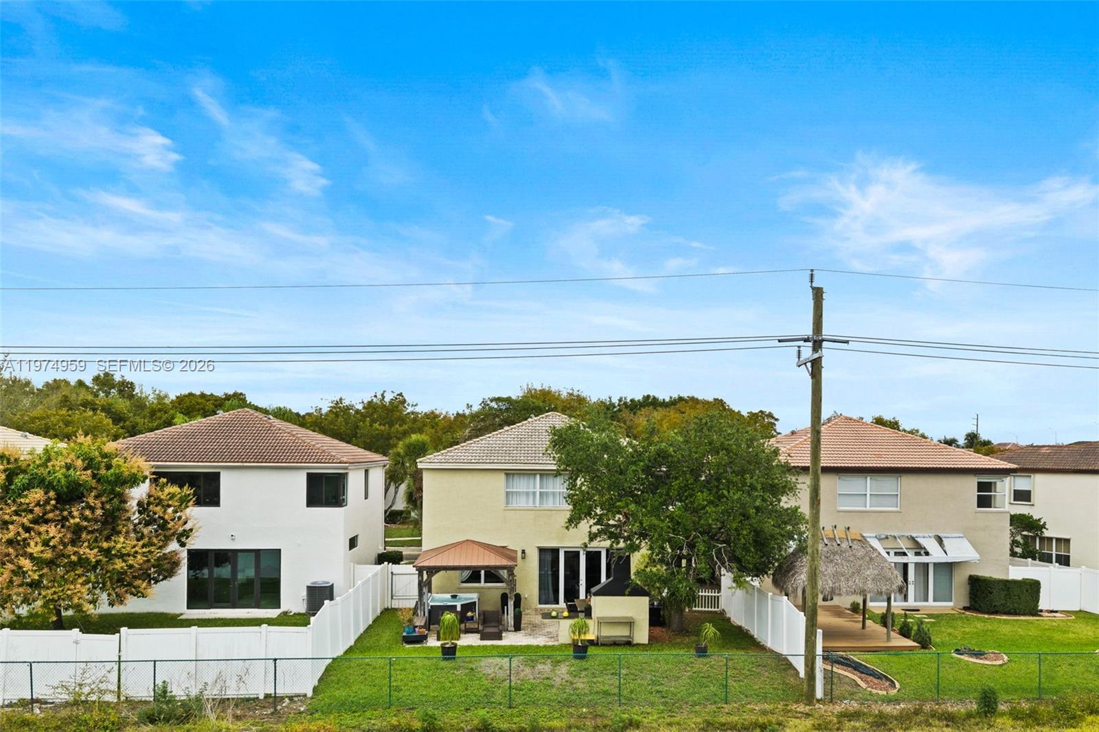 RIVIERA ISLES/SORRENTO - Residential