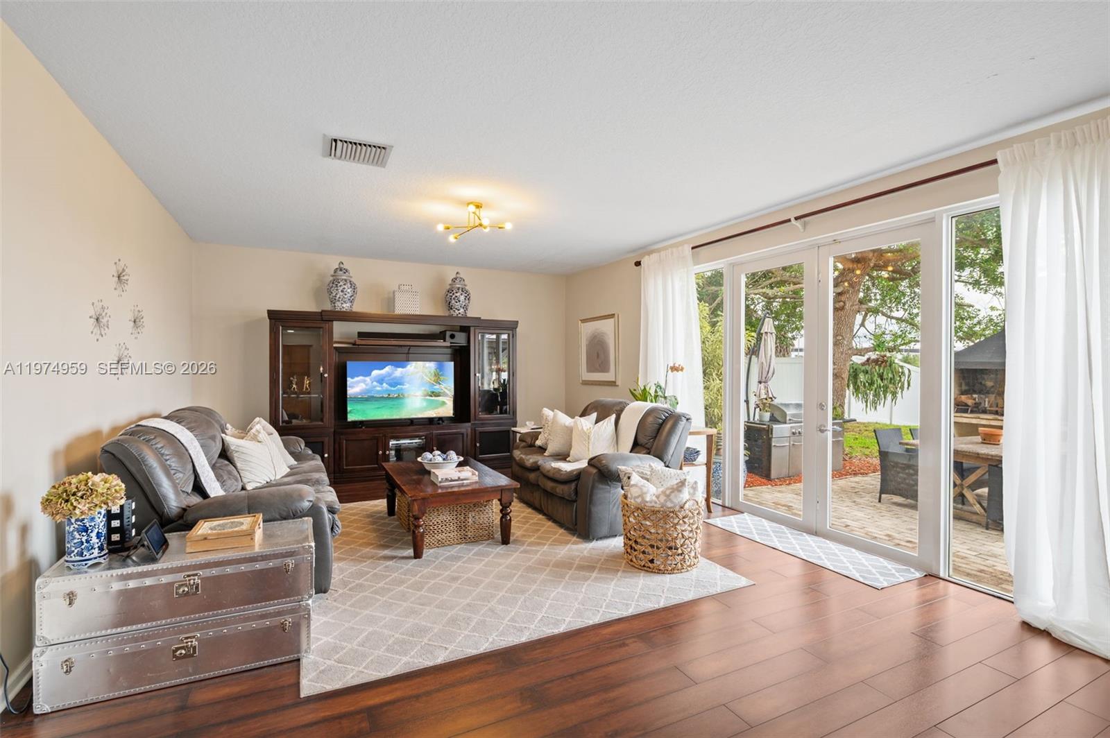 RIVIERA ISLES/SORRENTO - Residential