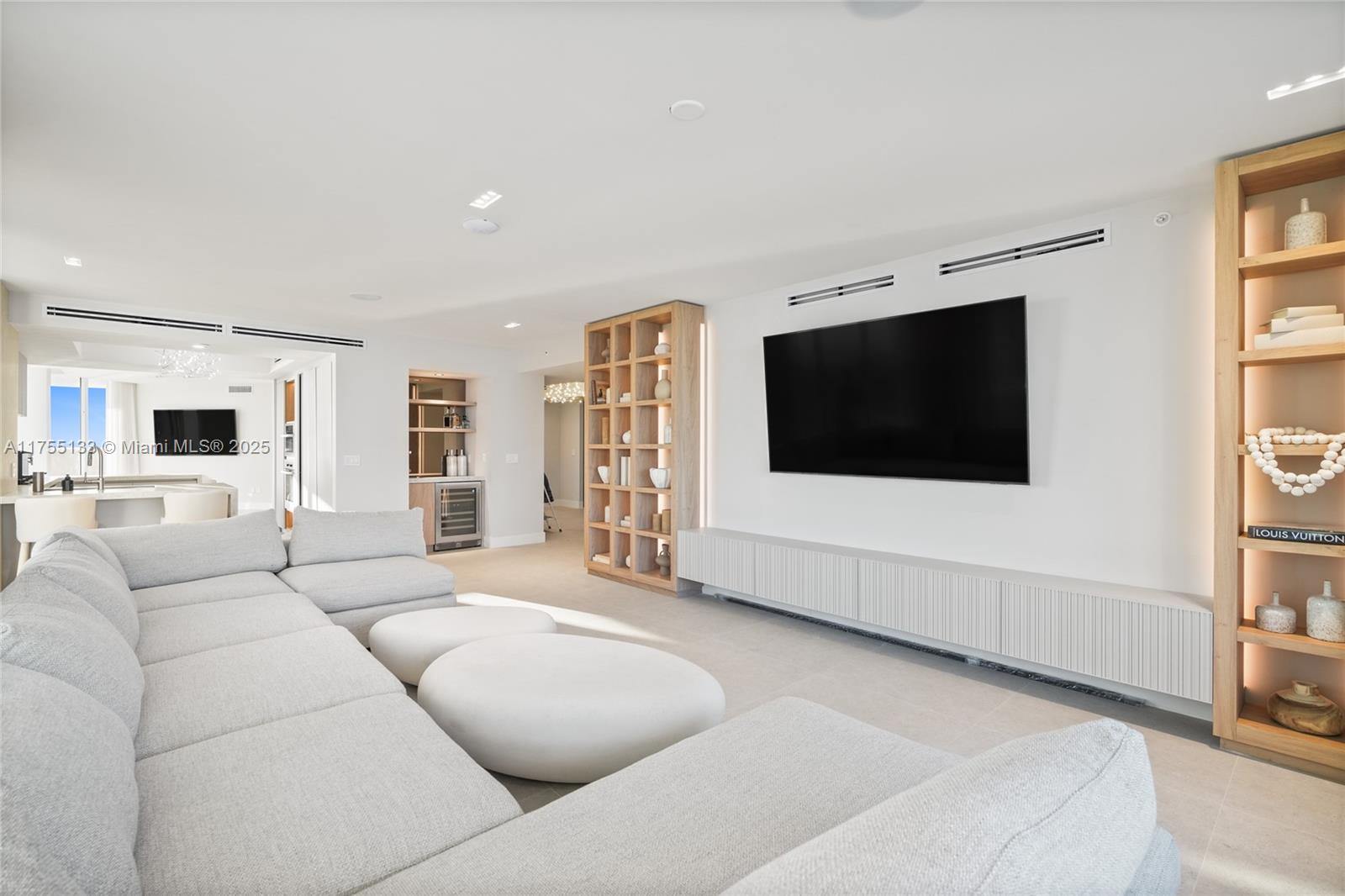 17875 Collins Ave 3906