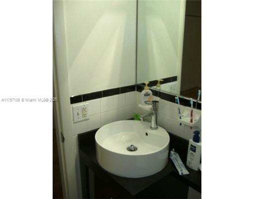 HAMILTON CONDO - Residential