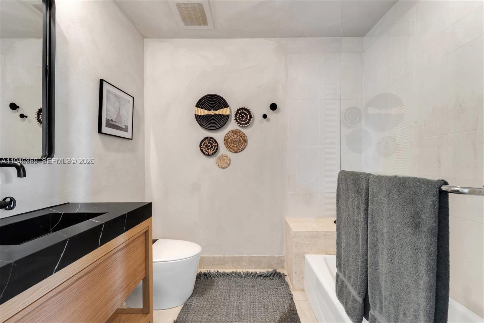 COCOSTYLE @ 3250 GRAND AV - Residential