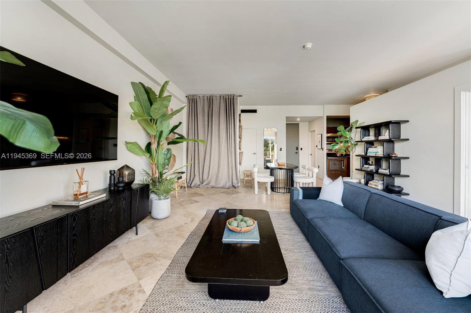 COCOSTYLE @ 3250 GRAND AV - Residential