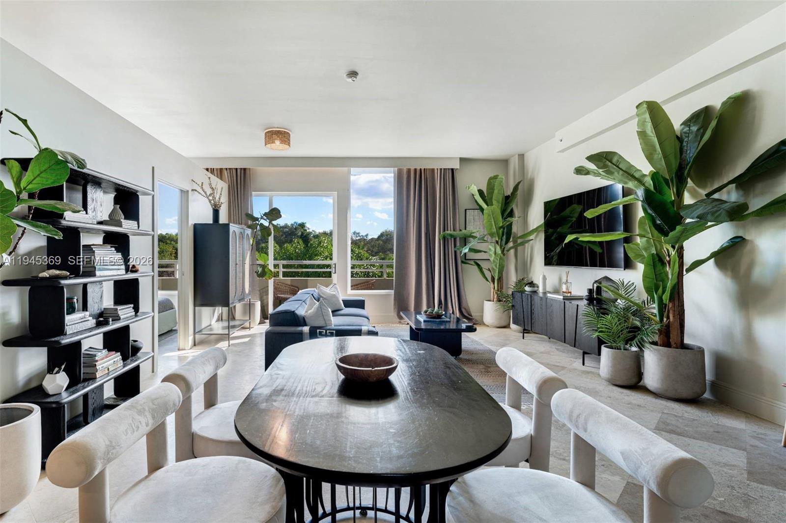 COCOSTYLE @ 3250 GRAND AV - Residential