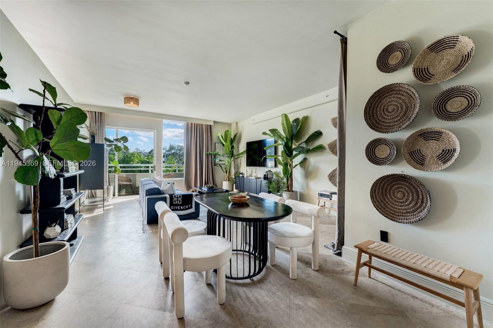 COCOSTYLE @ 3250 GRAND AV - Residential