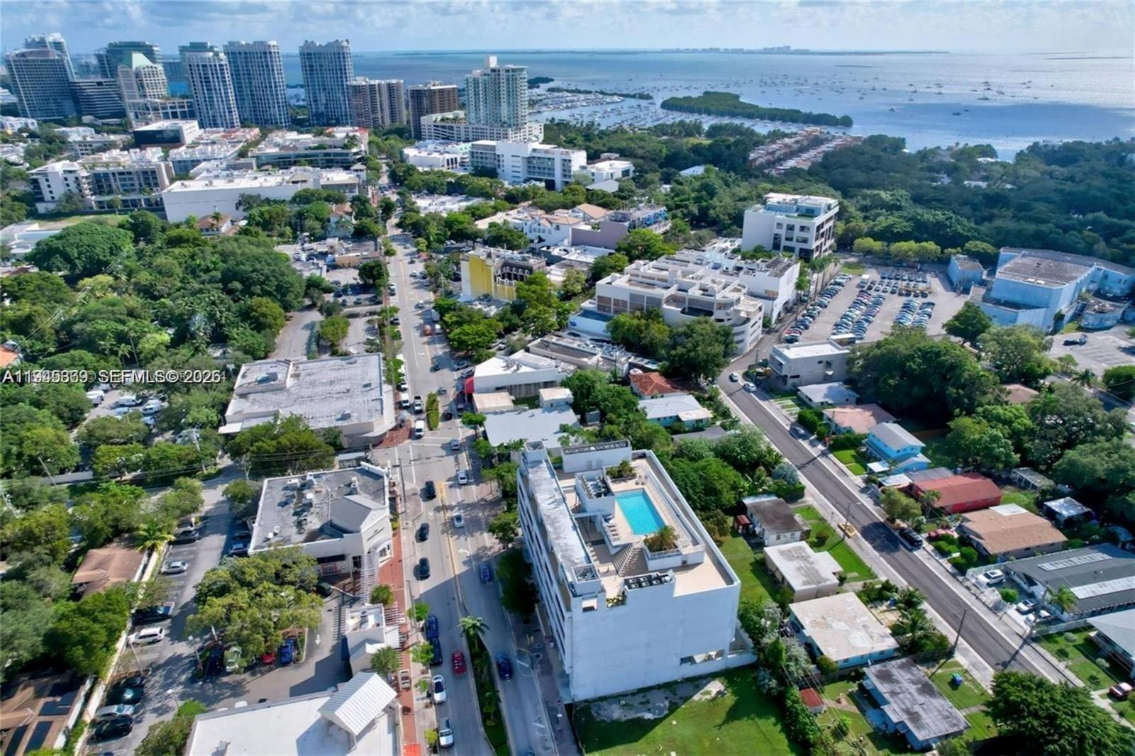 COCOSTYLE @ 3250 GRAND AV - Residential