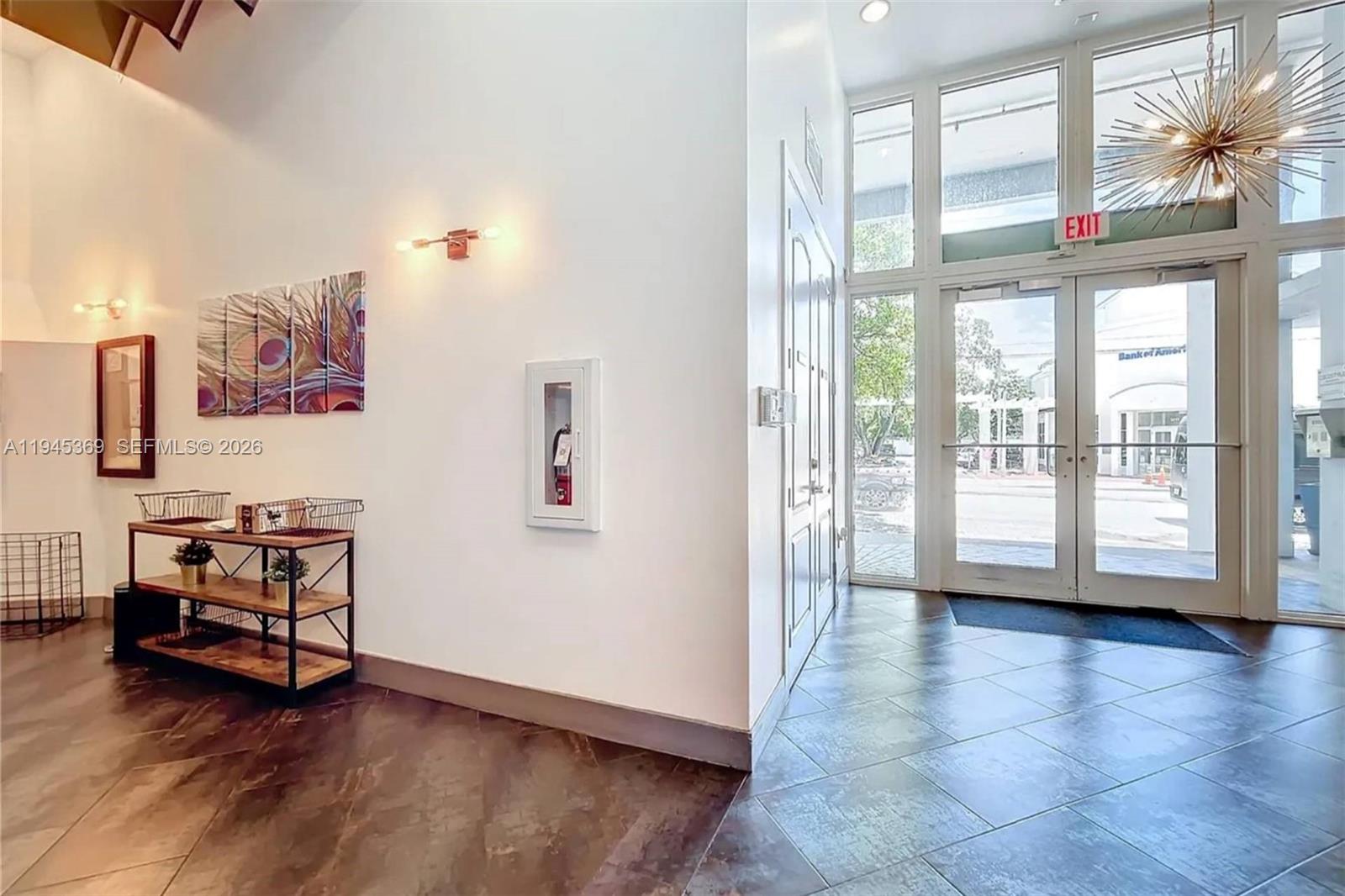 COCOSTYLE @ 3250 GRAND AV - Residential