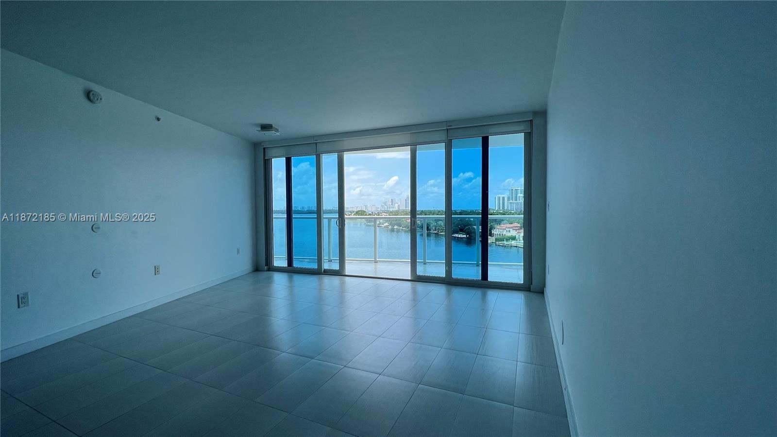 BAY HARBOUR ISLAND - Residential