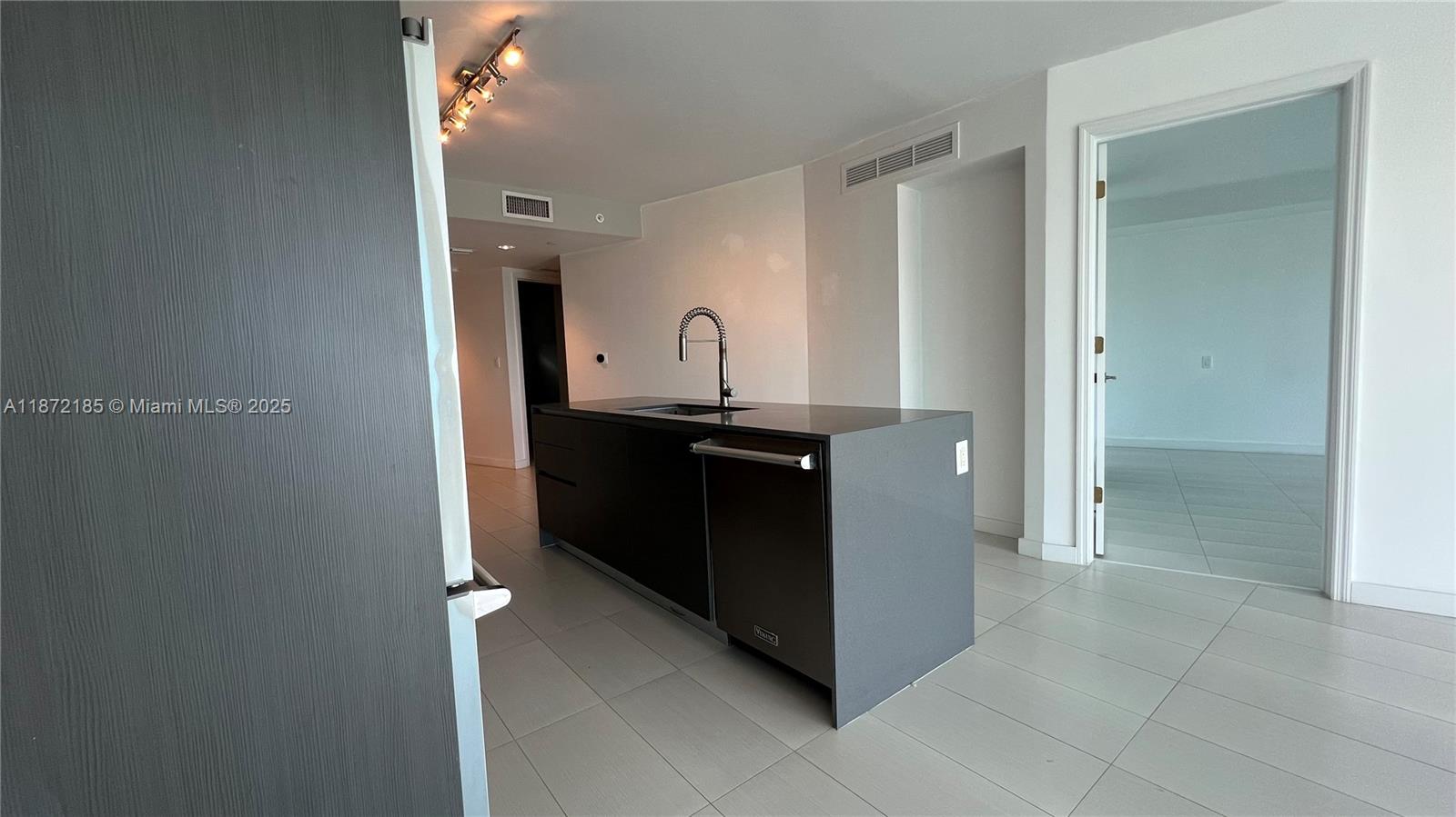 BAY HARBOUR ISLAND - Residential