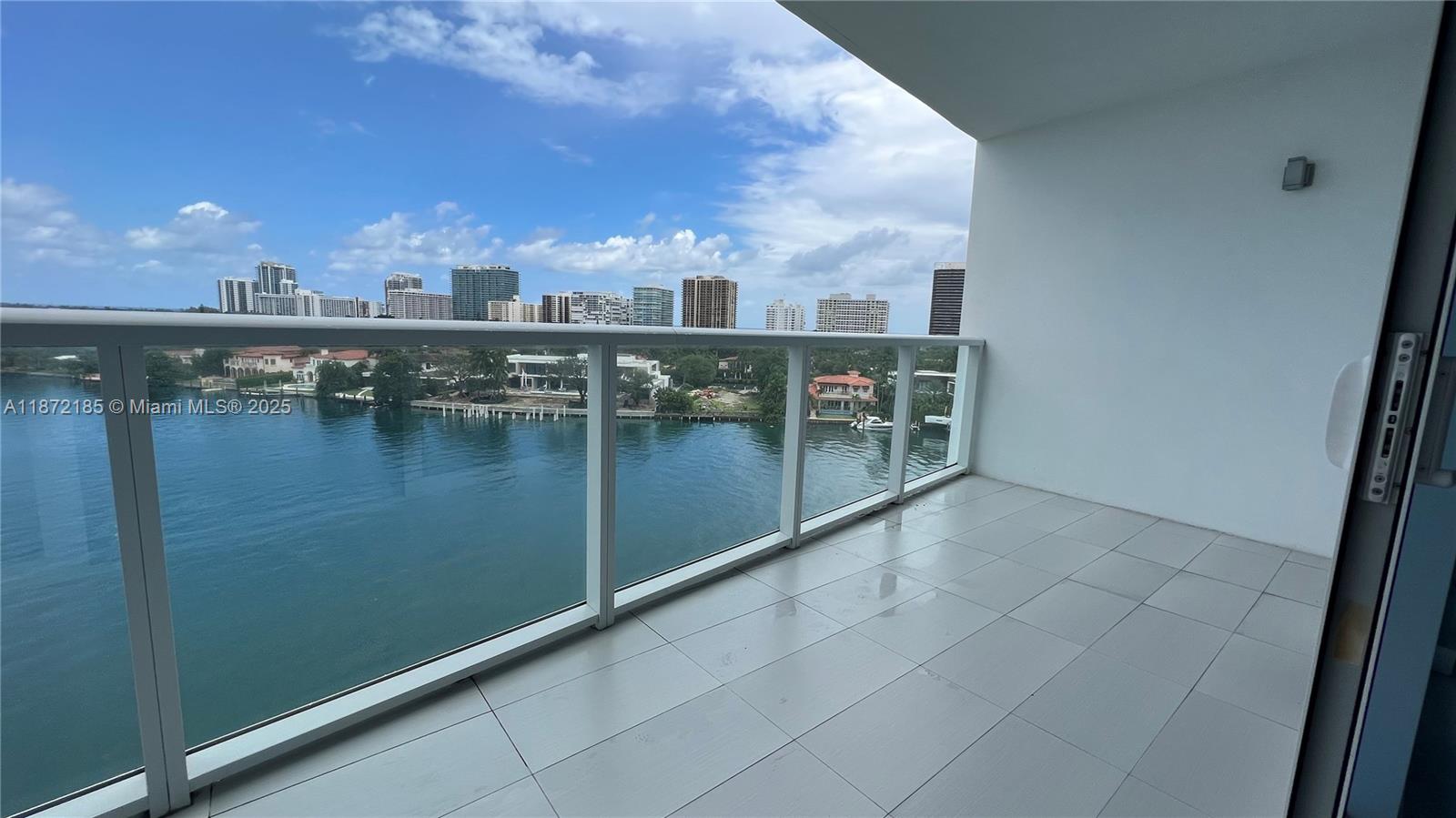 BAY HARBOUR ISLAND - Residential