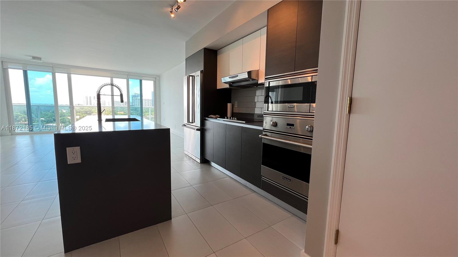 BAY HARBOUR ISLAND - Residential