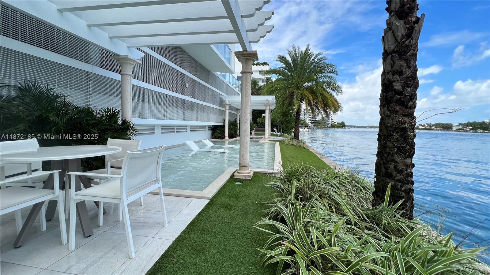 BAY HARBOUR ISLAND - Residential