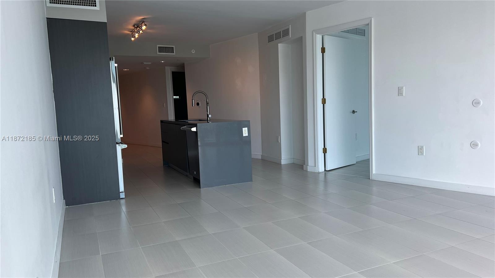 9821 E Bay Harbor Dr 904