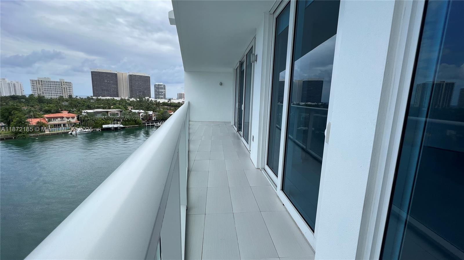 BAY HARBOUR ISLAND - Residential