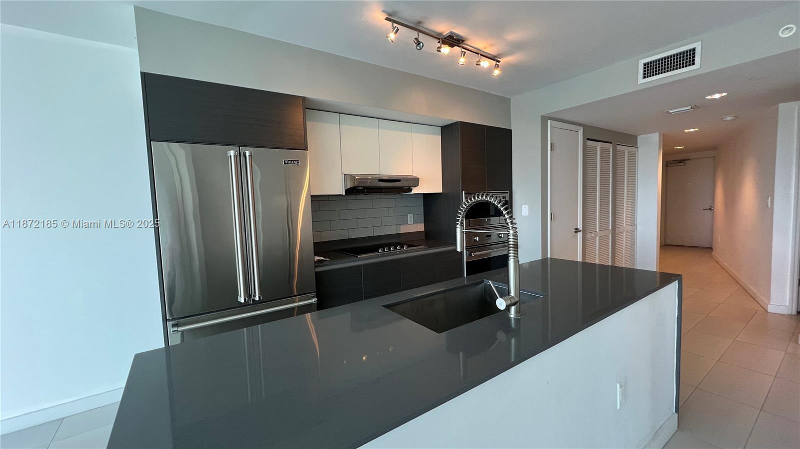 BAY HARBOUR ISLAND - Residential