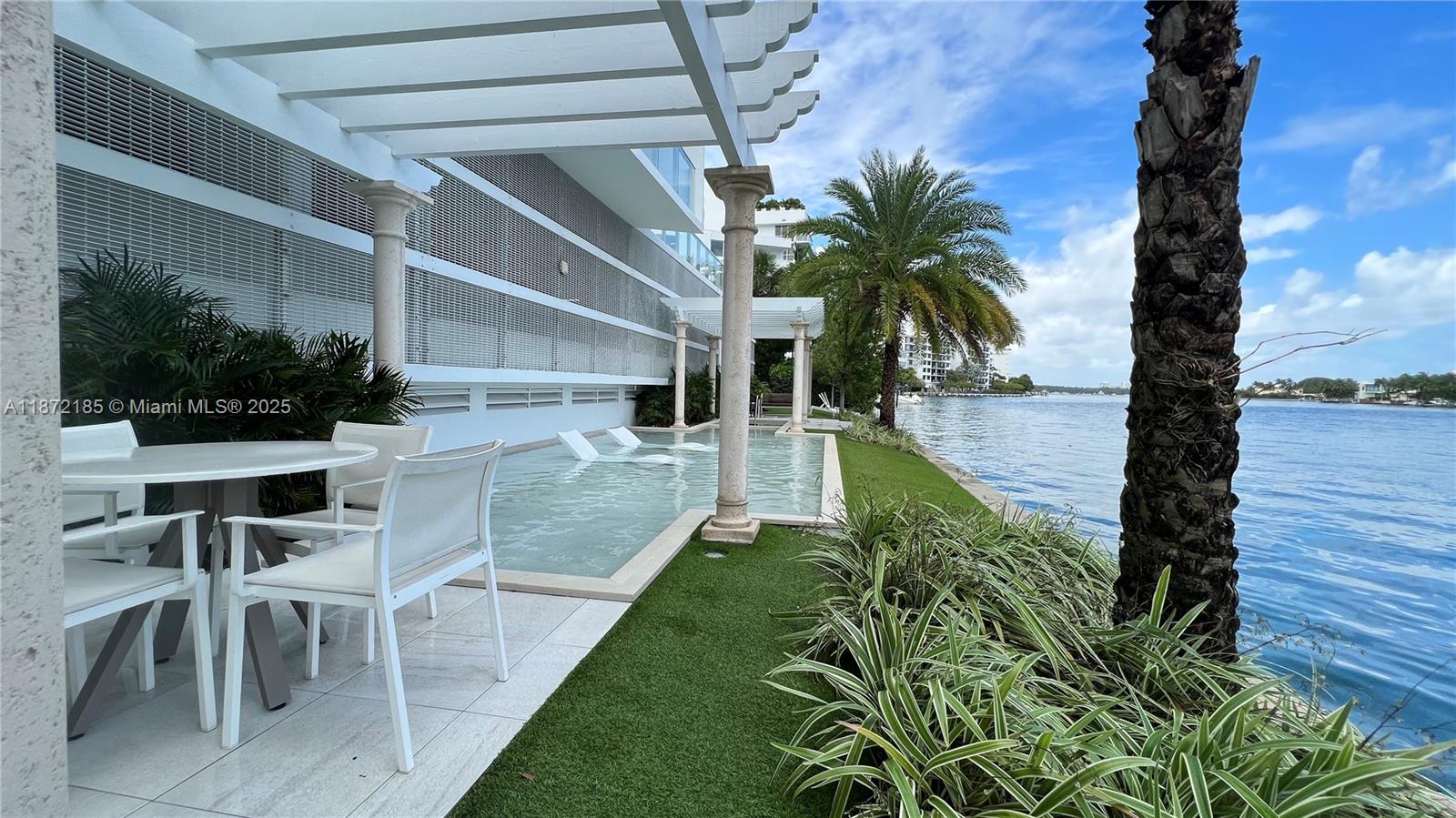 BAY HARBOUR ISLAND - Residential