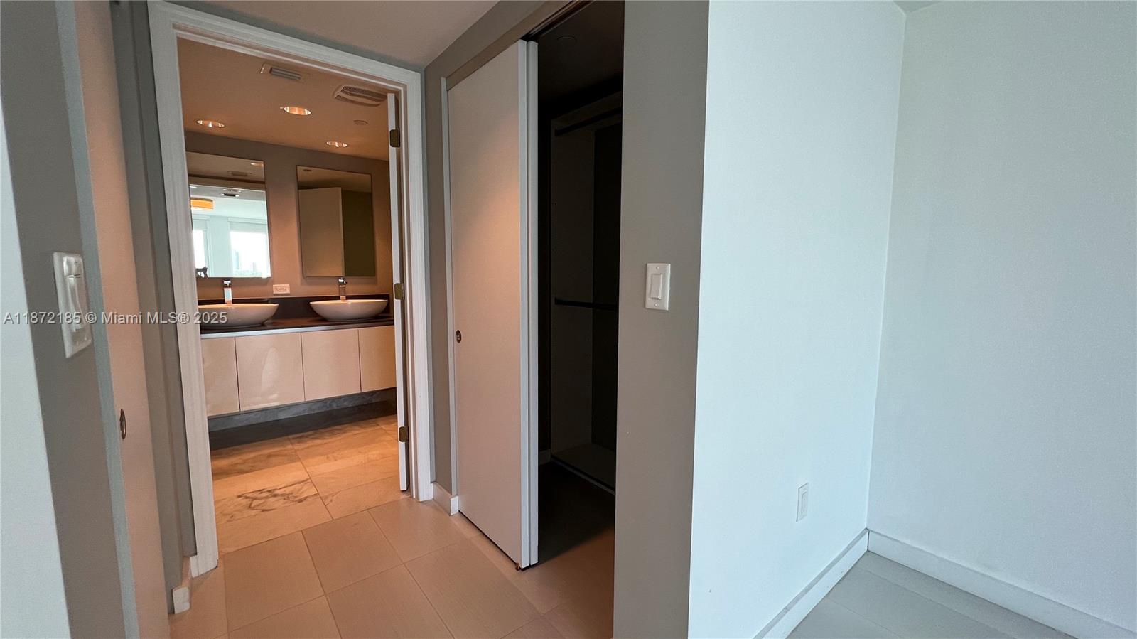 BAY HARBOUR ISLAND - Residential