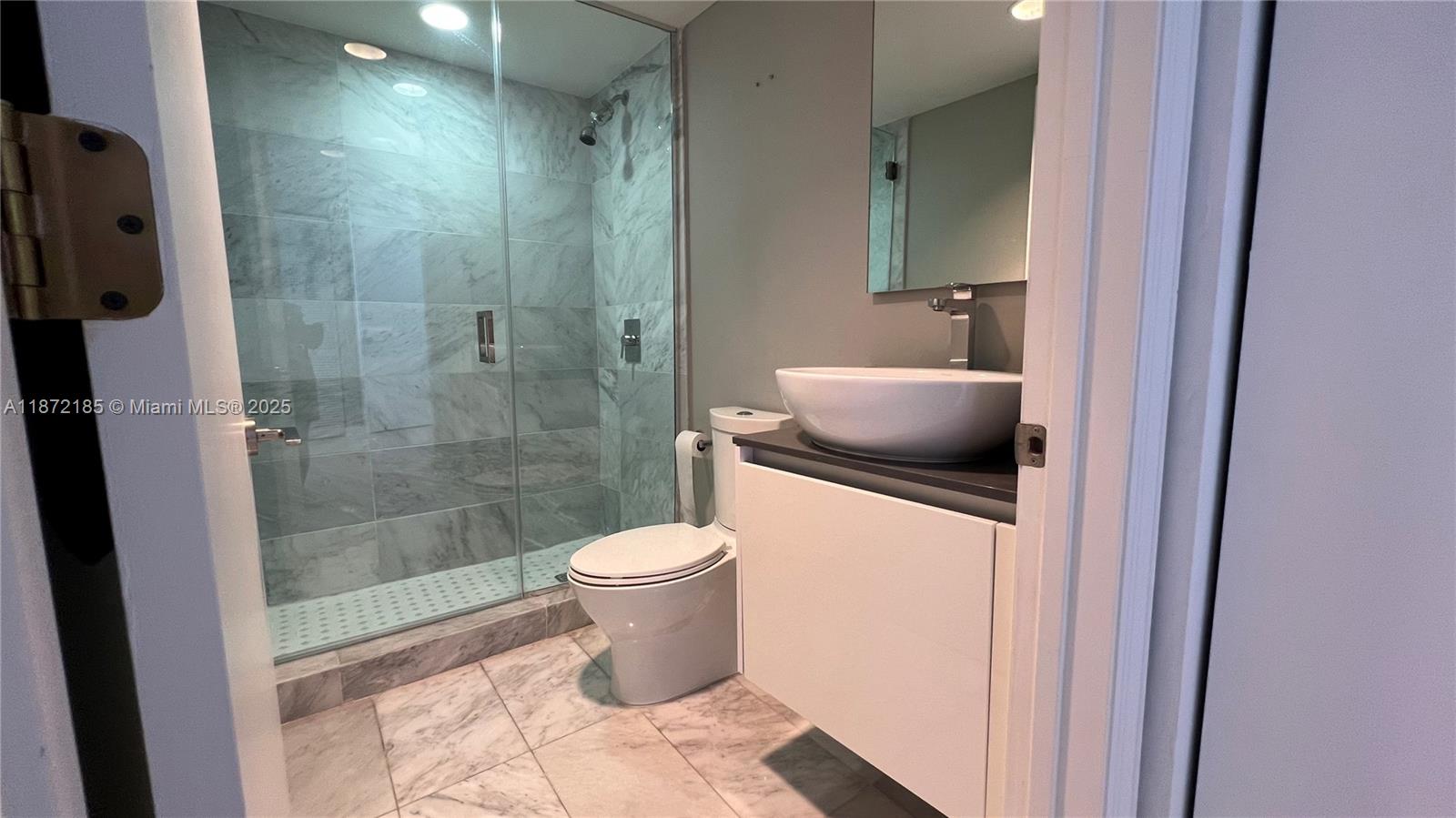 BAY HARBOUR ISLAND - Residential